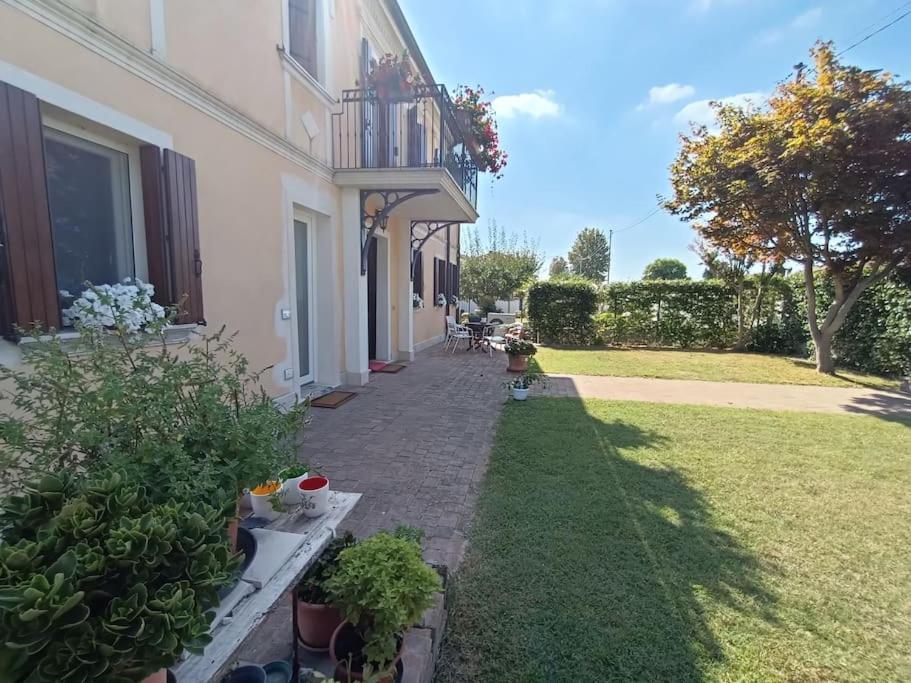 B&B We Care Appartamento Lendinara المظهر الخارجي الصورة